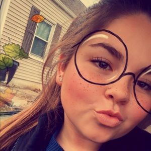 Meet your Posher, Marissa